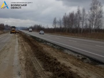 Після багаторічної перерви на трасі Ковель-Ягодин відновили ремонтні роботи 