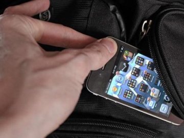 У Луцьку вночі обікрали чоловіка, грабіжника затримали