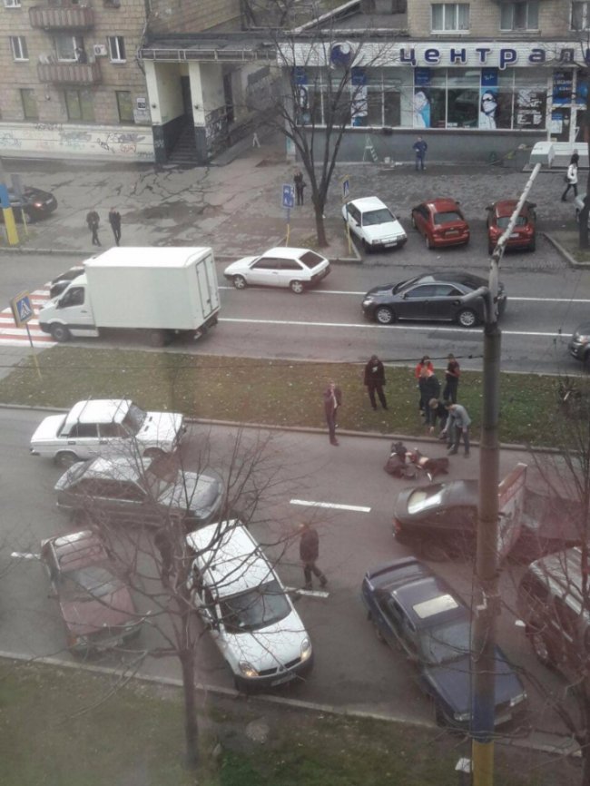 У Запоріжжі авто збило двох дітей біля переходу