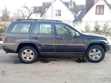 У Ковелі автозлодій-невдаха зачинився в машині