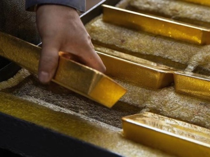 Водій обласного ТЦК звільнився з золотими злитками — декларація