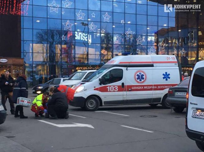 Надав першу медичну допомогу: охоронець «ПортCity» врятував чоловіка, якому стало погано. ФОТО