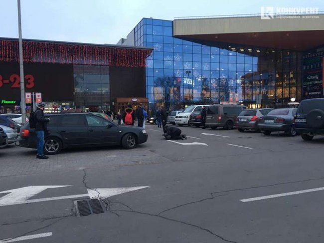 Надав першу медичну допомогу: охоронець «ПортCity» врятував чоловіка, якому стало погано. ФОТО