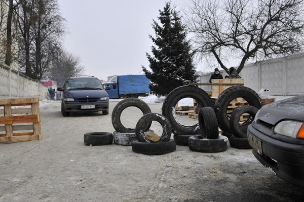 Ранок на луцьких барикадах. ФОТО