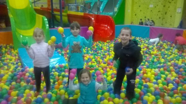 У Луцьку Святий Миколай влаштував свято для дітей, які найбільше цього потребують. ФОТО