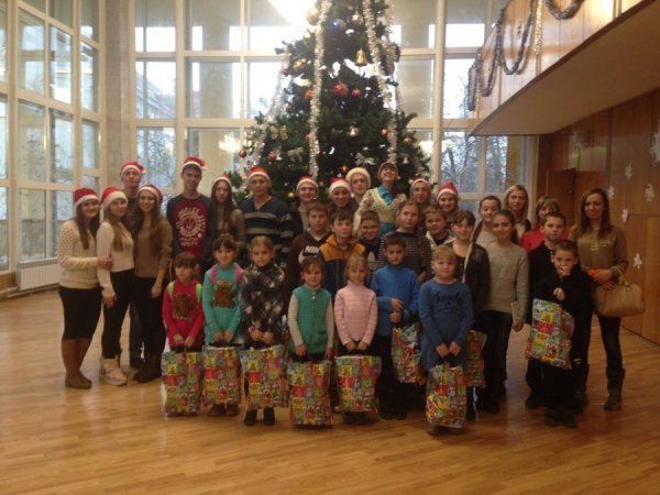 У Луцьку Святий Миколай влаштував свято для дітей, які найбільше цього потребують. ФОТО