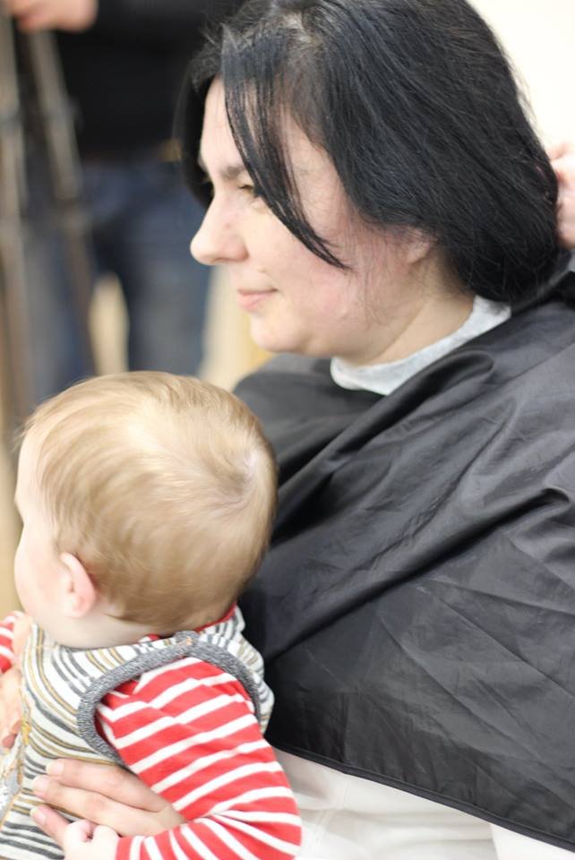 Лучанки жертвують волосся на перуки для онкохворих дітей. ФОТО