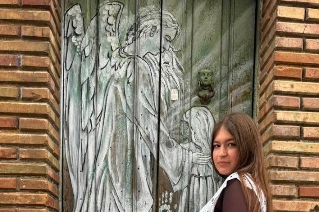 Луцька художниця після загибелі сина на війні, створила в Італії проєкт «Ангел на дверях»