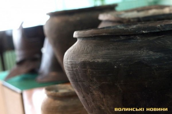 Показали срібний скарб, знайдений під Луцьком. ФОТО