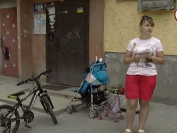 «Ні вийти, ні зайти», - лучанка про двір на Соборності
