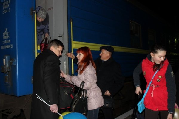 До Луцька прибули діти з Волновахи. ФОТО