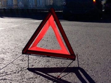 На Рівненщині підліток, керуючи мотоциклом, тяжко травмував школярку