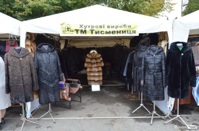До кольору, до вибору і без «кусючих» цін: у Луцьку відкрився Харківський ярмарок*