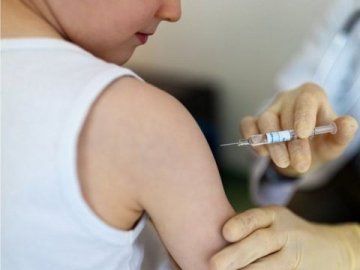 Скільки дітей на Волині вже вакцинували від COVID-19