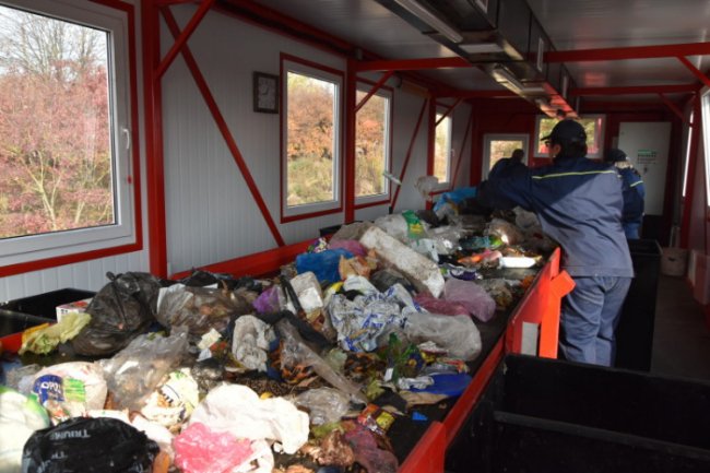 У Луцьку запустили сміттєсортувальну лінію. ФОТО