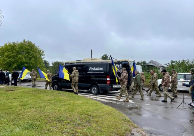 Громада на Волині попрощалася з двома захисниками. ФОТО