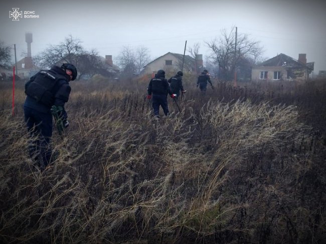 Волиняни продовжують розміновувати деокуповані українські землі. ФОТО