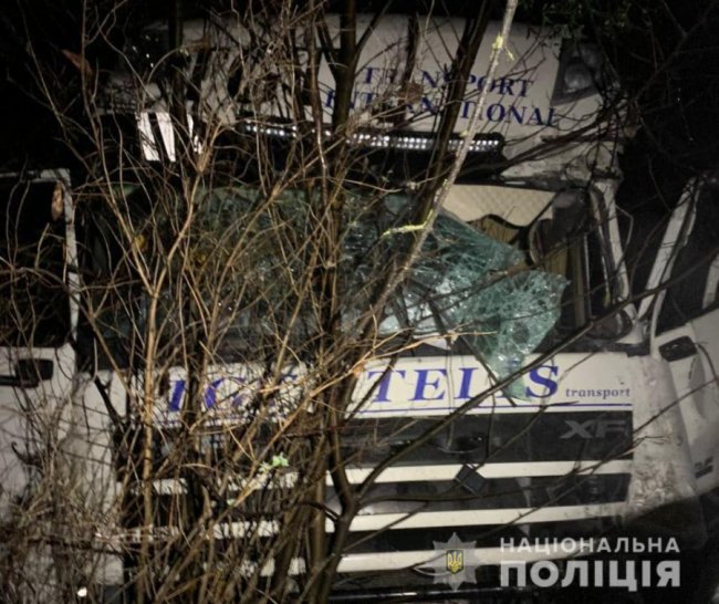 На Рівненщині  в автотрощі за участю двох вантажівок загинув чоловік. ФОТО