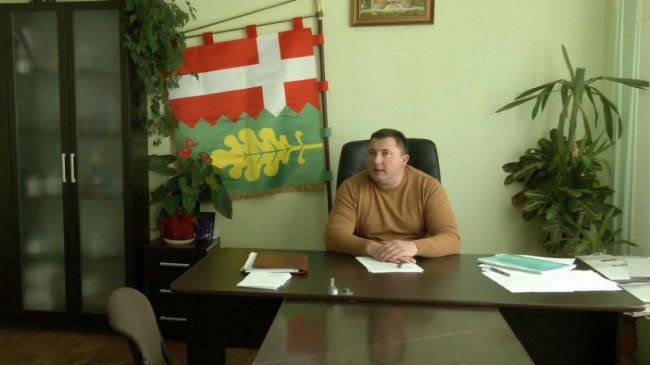 На Волині з адмінбудівлі, де був будинок сімейного типу, виселяють родину. ВІДЕО