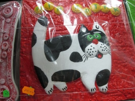 Котів, на яких «переписали хату», розкуповують у Львові