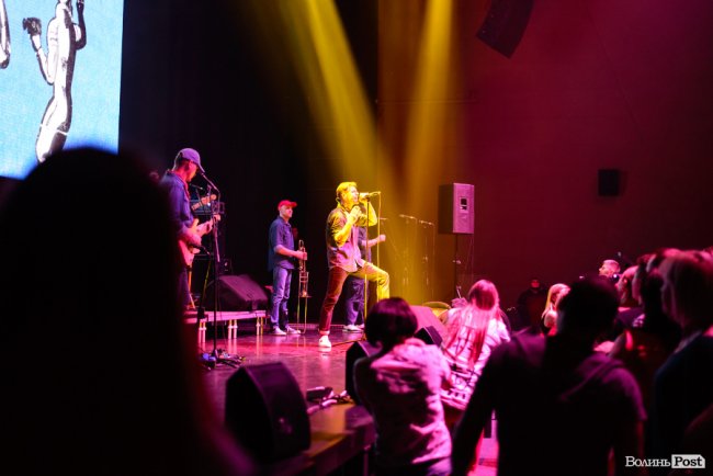 «Шухер, граждане! На сцене психопат!»: яким був концерт гурту «Ляпіс 98» у Луцьку: ФОТОРЕПОРТАЖ