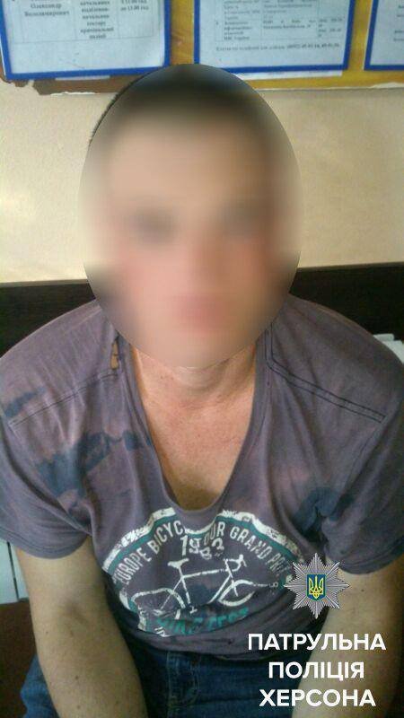 У Львові серед вулиці знайшли дітей, біля яких спали п’яні мама й тато