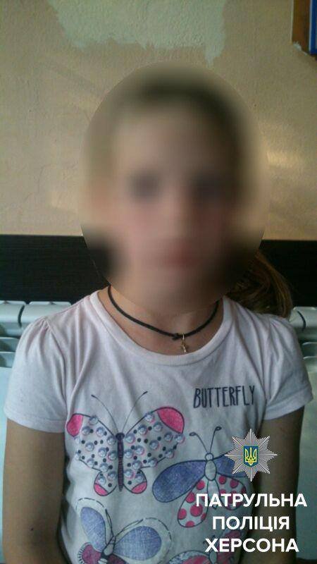 У Львові серед вулиці знайшли дітей, біля яких спали п’яні мама й тато