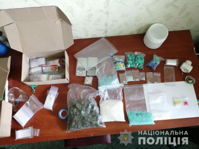 Суд не взяв під варту хлопця, який у Луцьку збував наркотики великими партіями