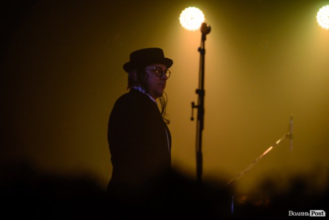 Гурт «Танок на Майдані Конґо» приїхав у Луцьк із вертепом. ФОТО