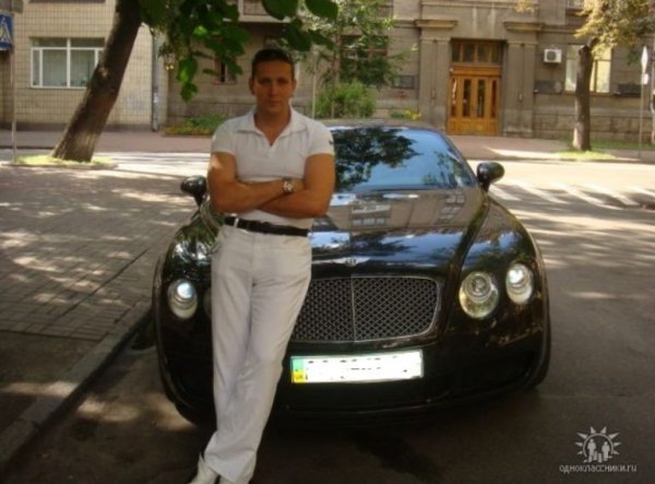 У волинського митника – парк елітних авто