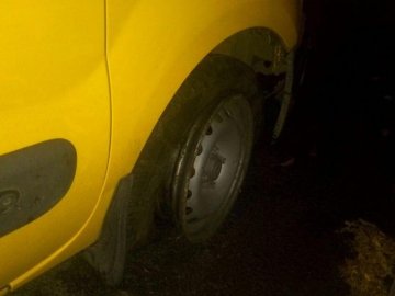 У Луцьку п'яний водій розтрощив корпус власного авто. ФОТО