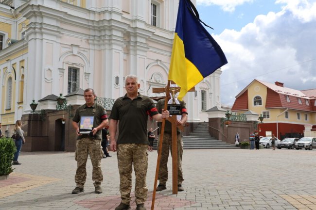 У Луцьку попрощалися з Героєм Олексієм Бондарем