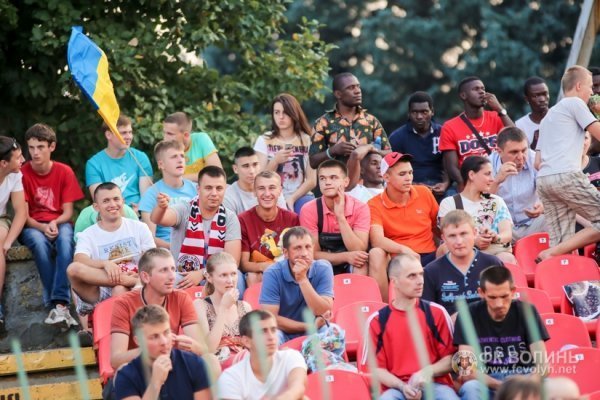 Марш фанів «За єдність України» у Луцьку. ФОТО