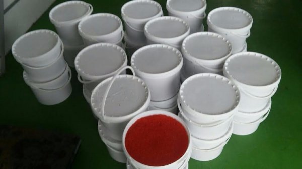 Понад 300 кілограмів ікри форелі хотіли перевезти через волинський кордон. ФОТО