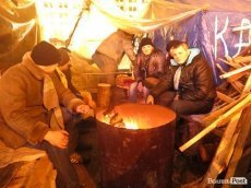 Ті, хто нас оберігає: чоловіки Майдану. НОТАТКИ ОЧЕВИДЦЯ. ФОТО