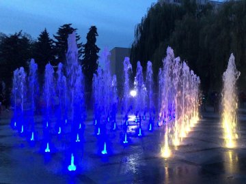 Директорка підприємства вкрала на ремонті фонтану у Луцьку понад 400 тисяч гривень