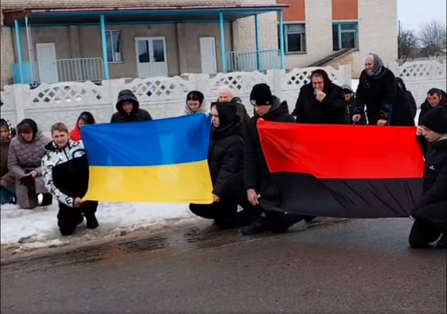 «Слова безсилі передати біль втрати»: волиняни попрощалися з Героєм Віктором Пилипчуком