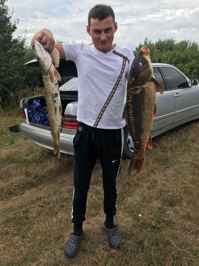 Волинянин упіймав коропа вагою 9 кілограмів. ФОТО