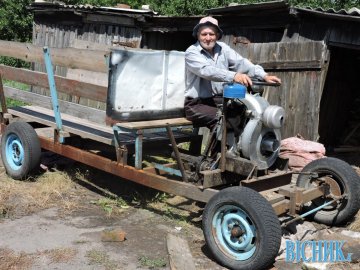 Майстер на всі руки: як волинянин з «Москвича» зробив трактор