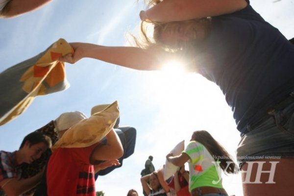 У Києві молодь билася подушками. ФОТО