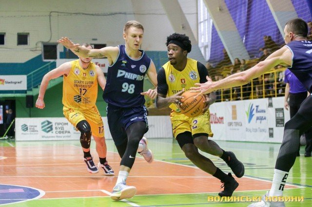 «Старий Луцьк» поступився «Дніпру»