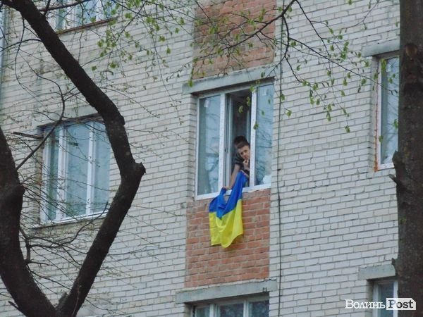 Гімн України та «Путін х**ло»: флешмоб у луцькому гуртожитку. ФОТО. ВІДЕО