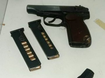 У Луцьку у приміщення суду намагалися пронести заборонені предмети