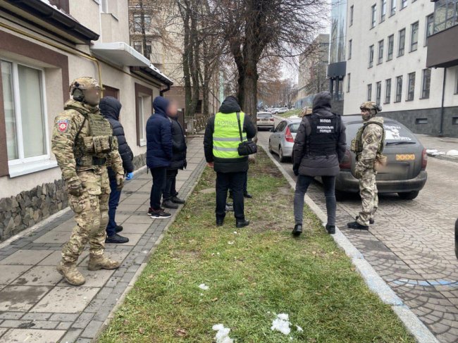 35-річний волинянин за 2500 доларів переправляв ухилянтів за кордон: зловмисника затримали