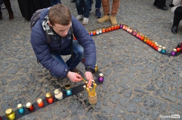 У Луцьку вшанували пам'ять жертв голодоморів. ФОТО