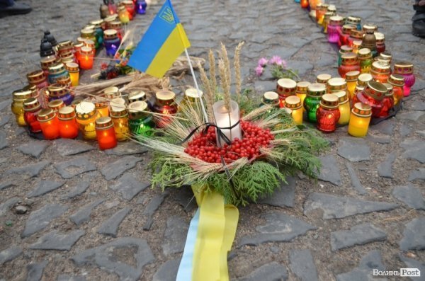 У Луцьку вшанували пам'ять жертв голодоморів. ФОТО