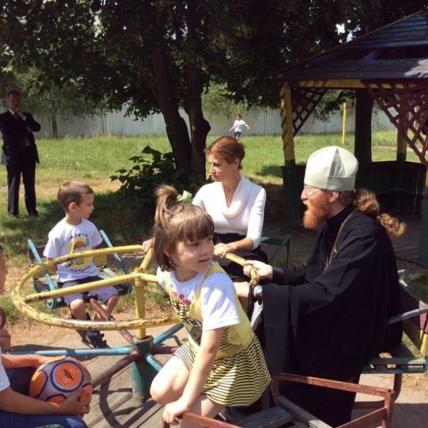 Дружина Порошенка відвідала біженців зі Сходу. ФОТО