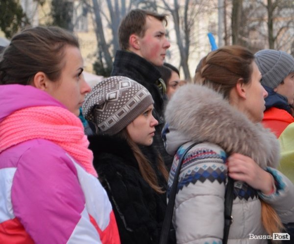 Луцький Євромайдан згортає сцену