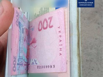 Водій фури хотів «відмазатися» від волинських патрульних хабарем