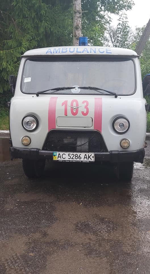 У селищі на Волині медики отримали новеньку «швидку». ФОТО